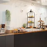 Blue Carpet Luxury 公寓式酒店 4*