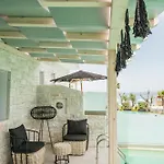 Blue Carpet Luxury 4* 佩科霍里