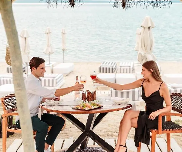 Aparthotel Blue Carpet Luxury Pefkochori