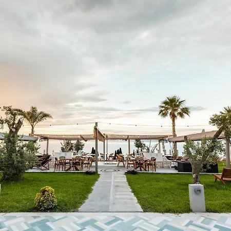 Blue Carpet Luxury 3* Pefkochori