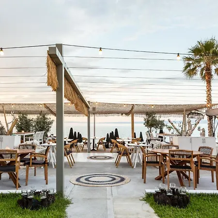 Blue Carpet Luxury 4* Πευκοχώρι