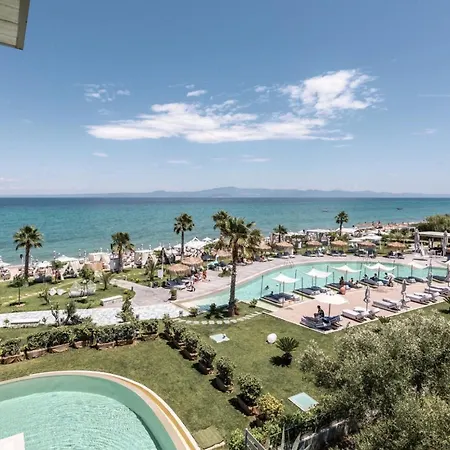 Blue Carpet Luxury Hotel de apartamente Pefkochori