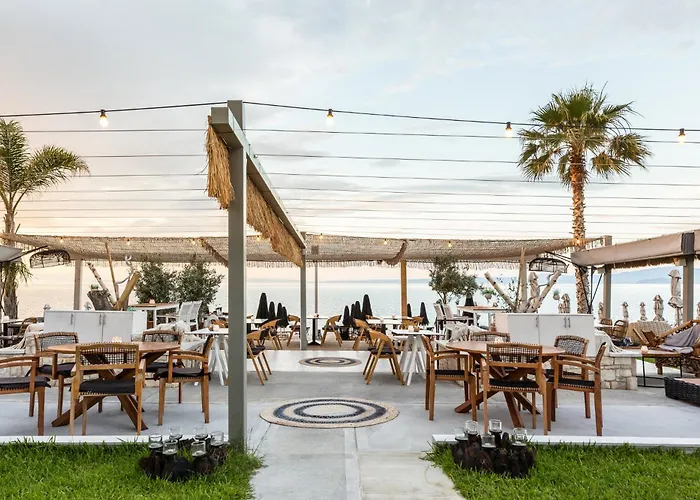 Blue Carpet Luxury 4* Πευκοχώρι