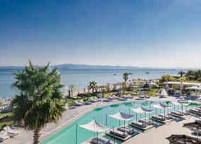 Ξενοδοχείο με διαμερίσματα Blue Carpet Luxury Πευκοχώρι