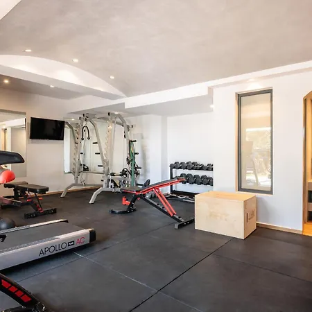 Blue Carpet Luxury Aparthotel Pefkochori