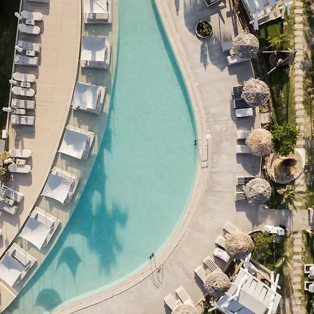 Blue Carpet Luxury Pefkochori