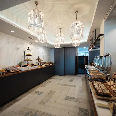 Aparthotel Blue Carpet Luxury 4*