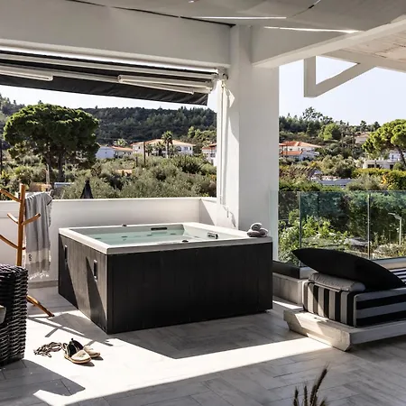 Blue Carpet Luxury Aparthotel Pefkochori