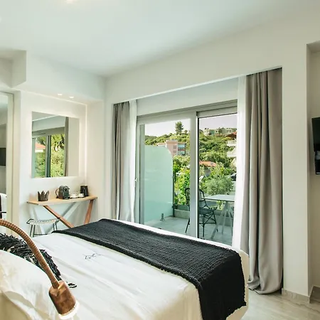 Blue Carpet Luxury 4* Pefkochori