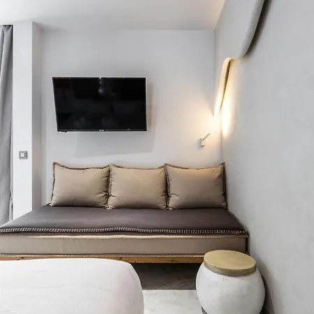 Blue Carpet Luxury Aparthotel